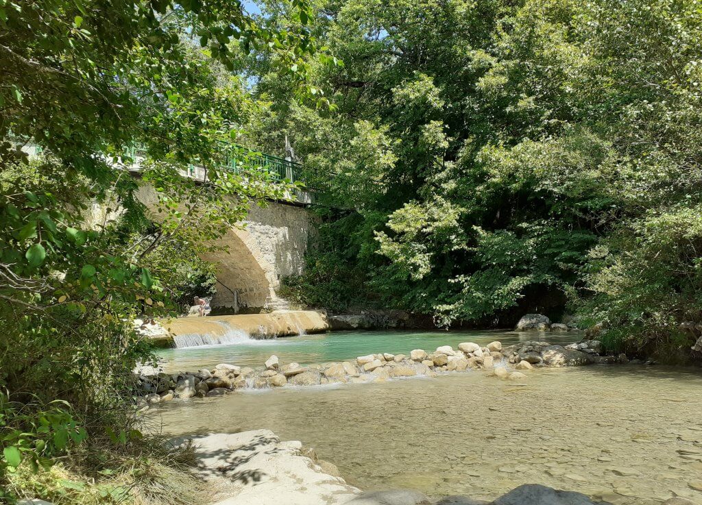 la Gervanne, rivière de montagne - à fleur d'âne